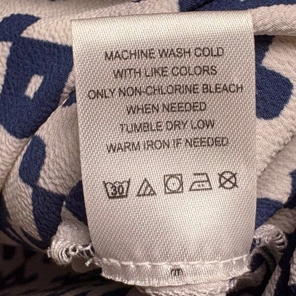 💙 41 Hawthorn Blue & White Geometric Button Detail Blouse 💙 - Picture 9 of 9